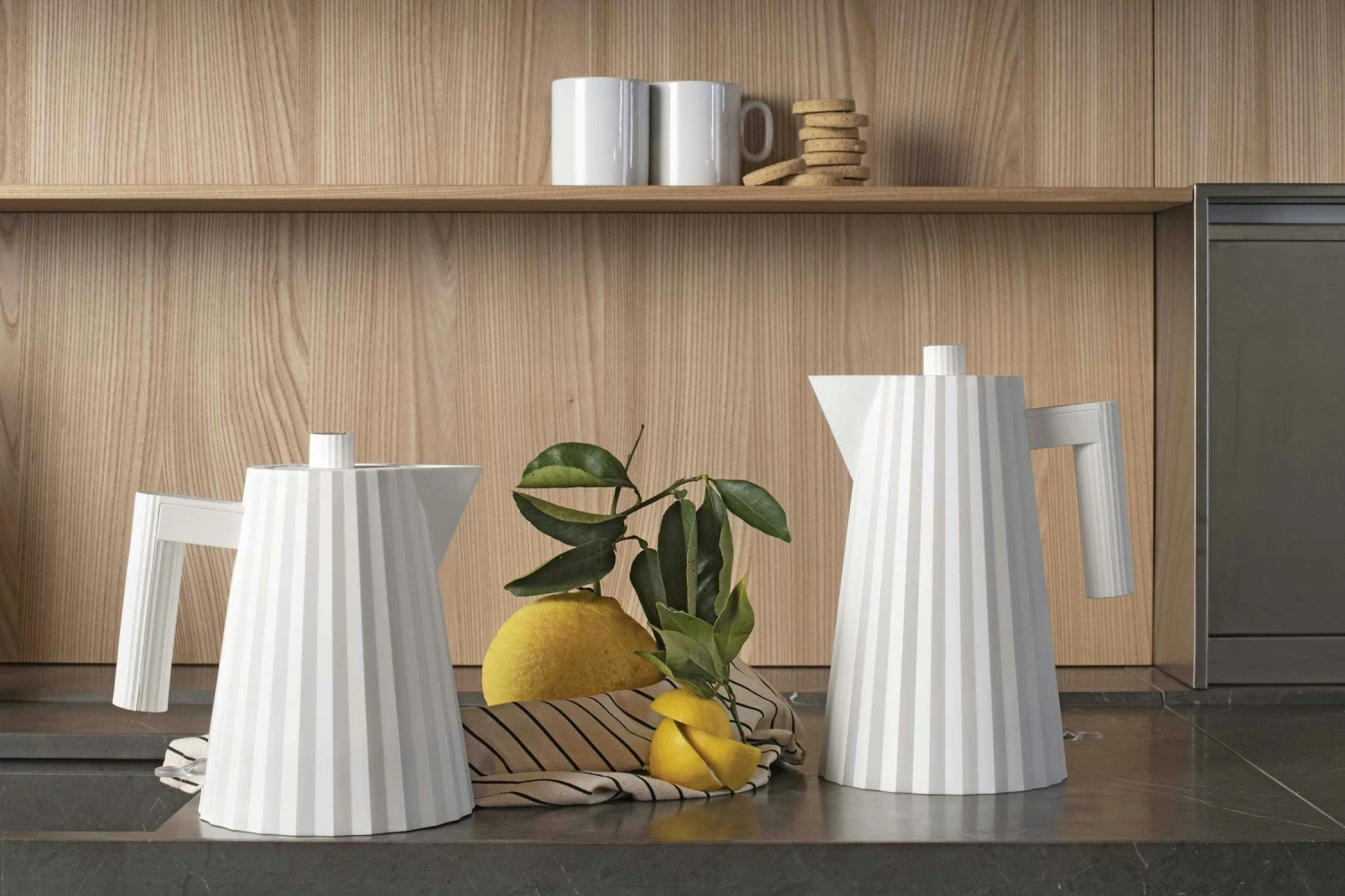 Alessi Plisse Wasserkocher 1 L, Weiß 4 Alessi Plisse Wasserkocher 1 L, Weiß – Bild 2