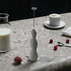 Alessi Pulcina Milchaufschäumer, Weiß 5 Alessi Pulcina Milchaufschäumer, Weiß -Ausgewählte Küchengeschäfte alessi pulcina milchaufschaumer 5