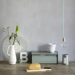 Brabantia Fall Front Brotbox, Brilliant Steel 11 Brabantia Fall Front Brotbox, Brilliant Steel -Ausgewählte Küchengeschäfte brabantia fall front brotbox weiss 3 1