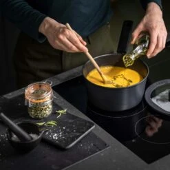 Fiskars Hard Face Kasserolle, 2,5L -Ausgewählte Küchengeschäfte fiskars hard face kasserolle 8