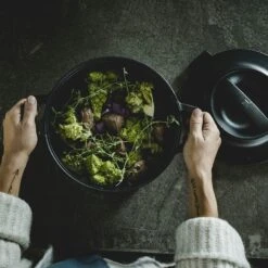 Fiskars Norden Topf 6L, Schwarz Gusseisen -Ausgewählte Küchengeschäfte fiskars norden casserole cast iron 1