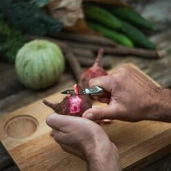 Fiskars Norden Kartoffelschäler Mit Fester Klinge 10 Fiskars Norden Kartoffelschäler Mit Fester Klinge -Ausgewählte Küchengeschäfte fiskars norden potato peeler with fixed blade 3