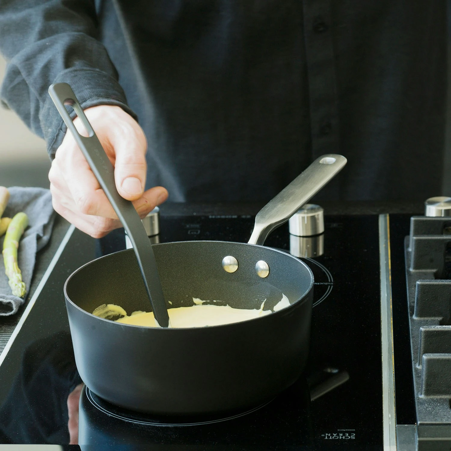 Fiskars Rotisser Traktörpfanne Gross Kante 24 Cm 4 Fiskars Rotisser Traktörpfanne Gross Kante 24 Cm – Bild 2