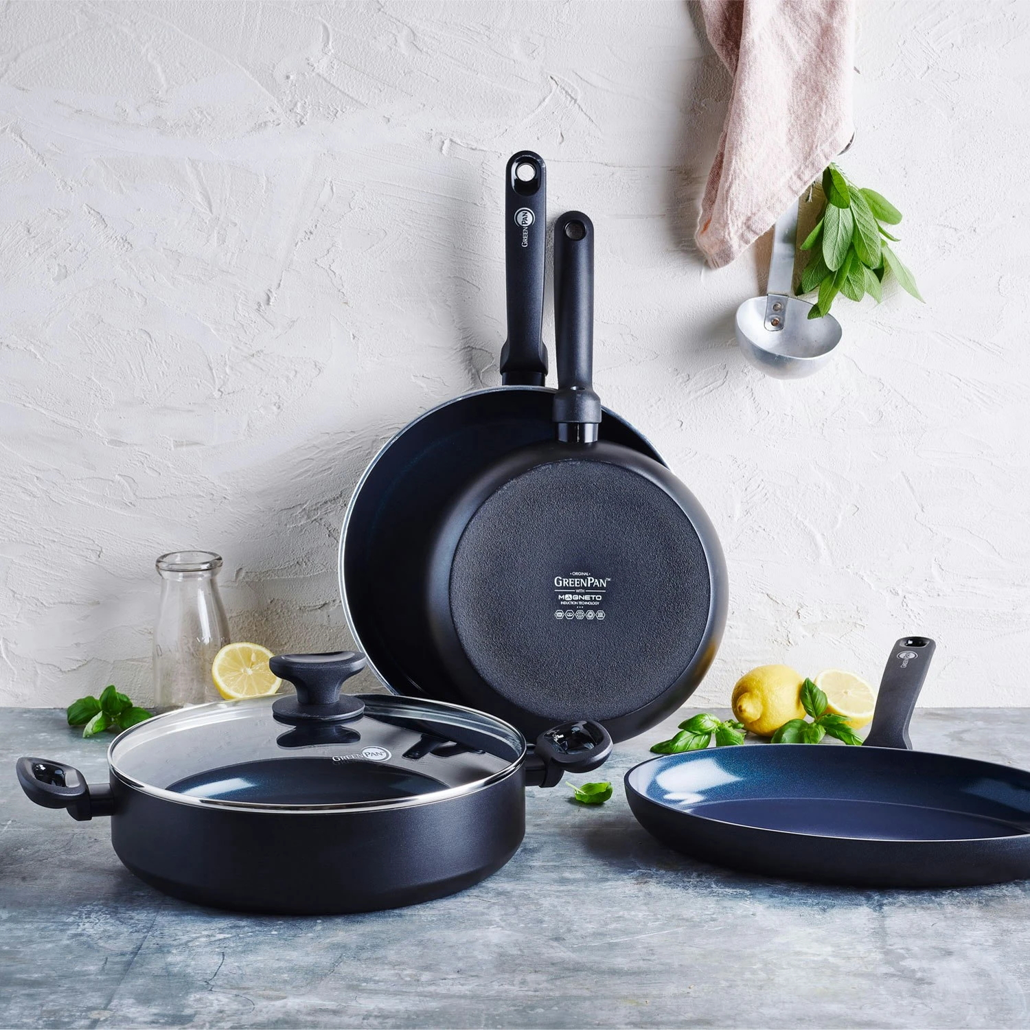 Greenpan Torino Wok-Pfanne 28 Cm / 3.6 L 4 Greenpan Torino Wok-Pfanne 28 Cm / 3.6 L – Bild 2