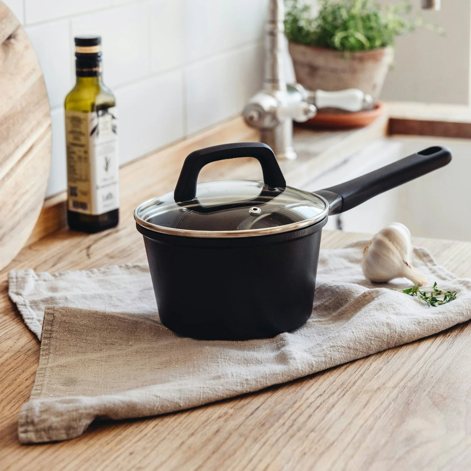 Heirol Groove Kasserolle Mit Glasdeckel 16 Cm 4 Heirol Groove Kasserolle Mit Glasdeckel 16 Cm – Bild 2