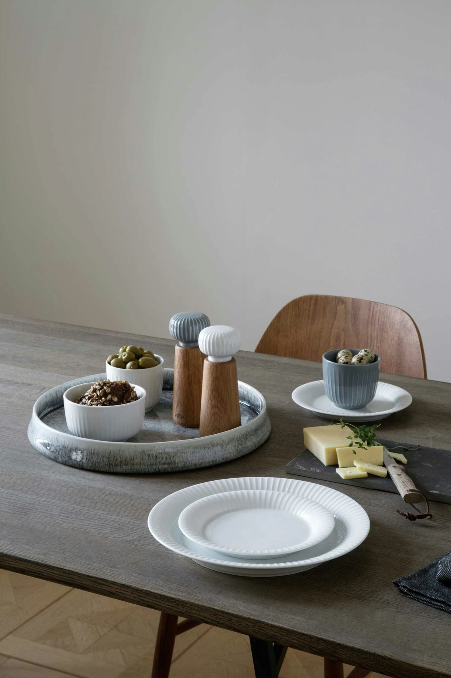 Kähler Hammershøi Kräutermühle Large, Weiß 8 Kähler Hammershøi Kräutermühle Large, Weiß – Bild 6