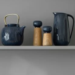 Kähler Hammershøi Kräutermühle Large, Weiß 9 Kähler Hammershøi Kräutermühle Large, Weiß -Ausgewählte Küchengeschäfte kahler hammershi krautermuhle large 5