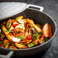 Kitchen Craft MasterClass Niedrige Kasserolle 4 L, Grau 7 Kitchen Craft MasterClass Niedrige Kasserolle 4 L, Grau -Ausgewählte Küchengeschäfte kitchen craft masterclass low casserole 4 l 13