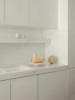 Gallery Objects 03 Dose 19 Cm, Lime Stone -Ausgewählte Küchengeschäfte louise roe gallery objects jar 03 black basalt 12