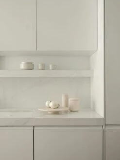 Gallery Objects 04 Dose 28 Cm, Lime Stone -Ausgewählte Küchengeschäfte louise roe gallery objects jar 04 black basalt 13