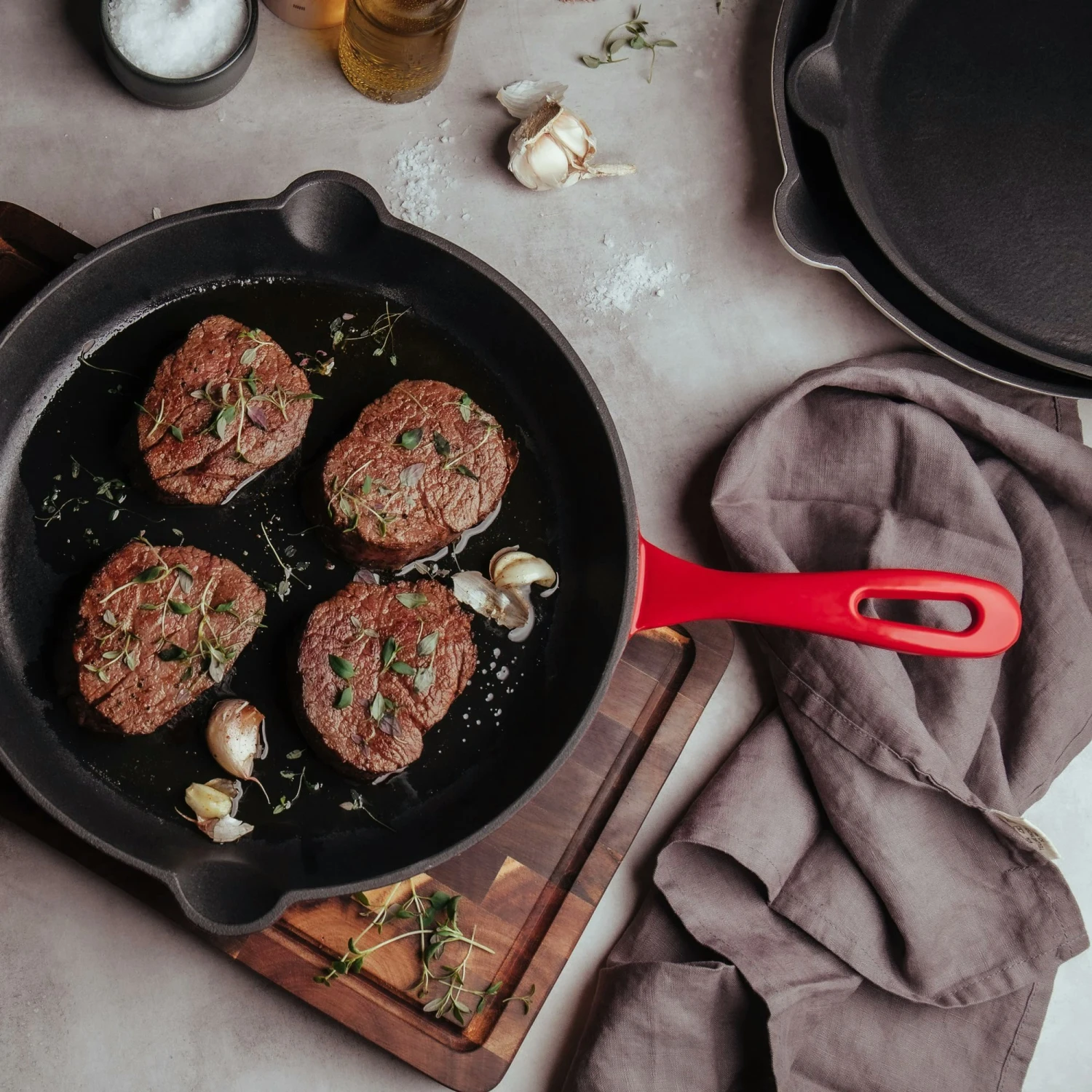 Gusseisen-Bratpfanne, Rot 7 Gusseisen-Bratpfanne, Rot – Bild 5