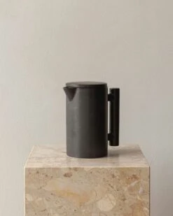 Menu Yana Brühkanne 1 L, Dunkelgrau 11 Menu Yana Brühkanne 1 L, Dunkelgrau -Ausgewählte Küchengeschäfte menu yana brewing pot 1 l 3