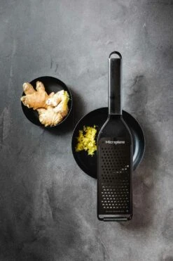 Microplane Black Sheep Reibe Rough -Ausgewählte Küchengeschäfte microplane black sheep reibe rough 2