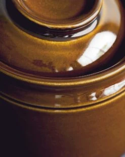 Nicolas Vahé Barn Salzschale, Mocha -Ausgewählte Küchengeschäfte nicolas vahe salt jar barn mocha 3