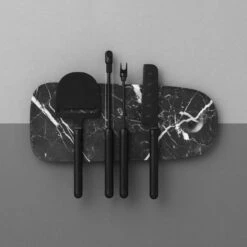 Normann Copenhagen Pebble Käsemesser, Schwarz 9 Normann Copenhagen Pebble Käsemesser, Schwarz -Ausgewählte Küchengeschäfte normann copenhagen pebble kasemesser schwarz 7