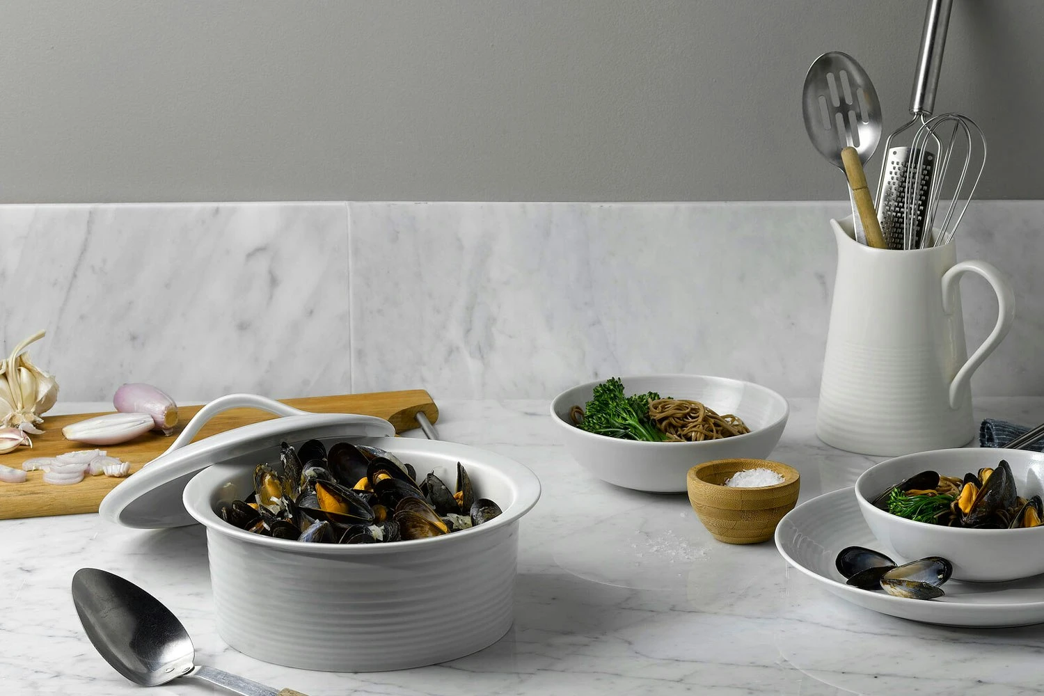 Royal Doulton Maze Kasserolle Rund, Hellgrau 4 Royal Doulton Maze Kasserolle Rund, Hellgrau – Bild 2