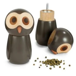 Spring Copenhagen The Pepper Owl Pfeffermühle 13 Cm -Ausgewählte Küchengeschäfte spring copenhagen pepparkvarn the pepper owl 13 cm mork 1