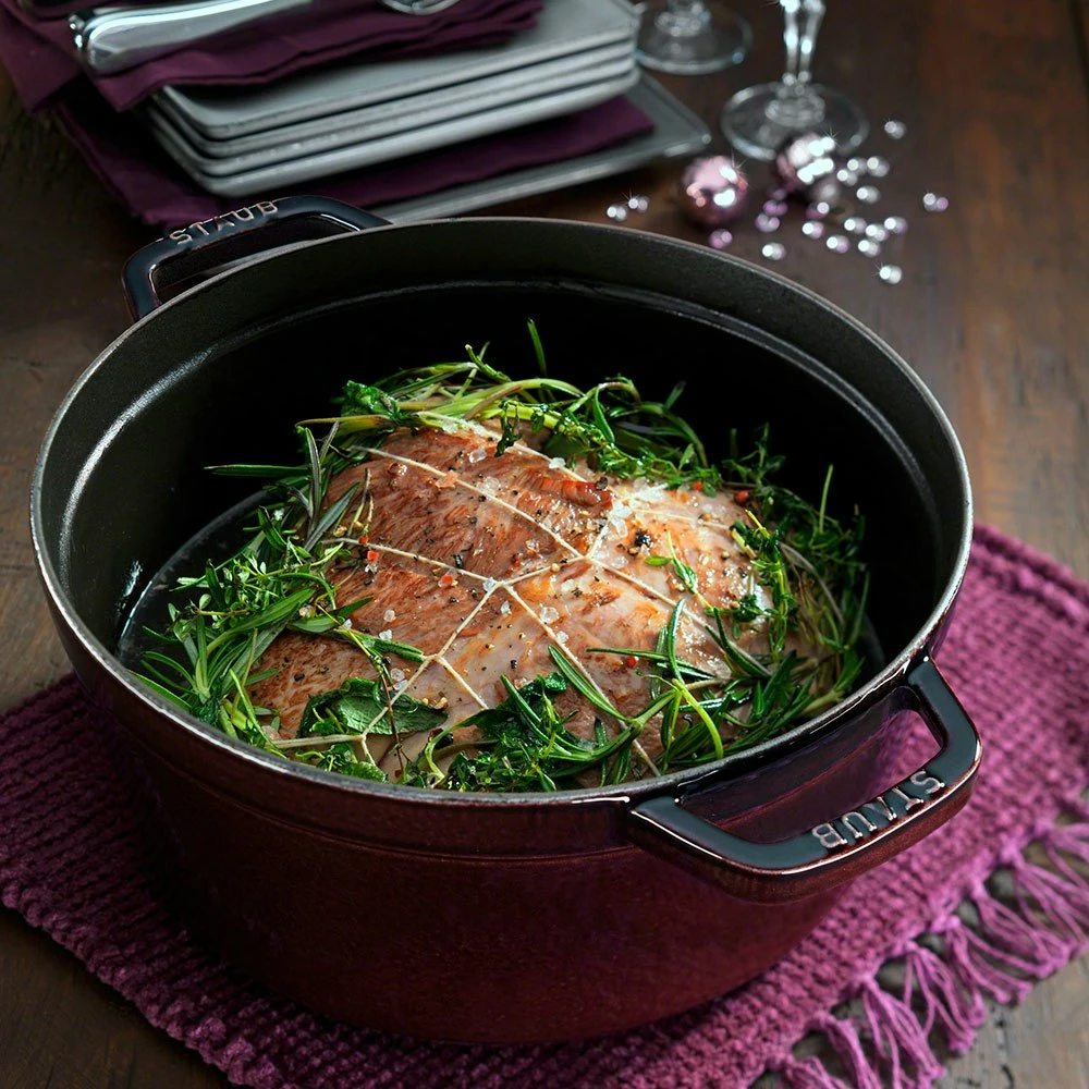 Staub Runde Kochtopf Aus Gusseisen 5,2 L, Dunkelrot 4 Staub Runde Kochtopf Aus Gusseisen 5,2 L, Dunkelrot – Bild 2