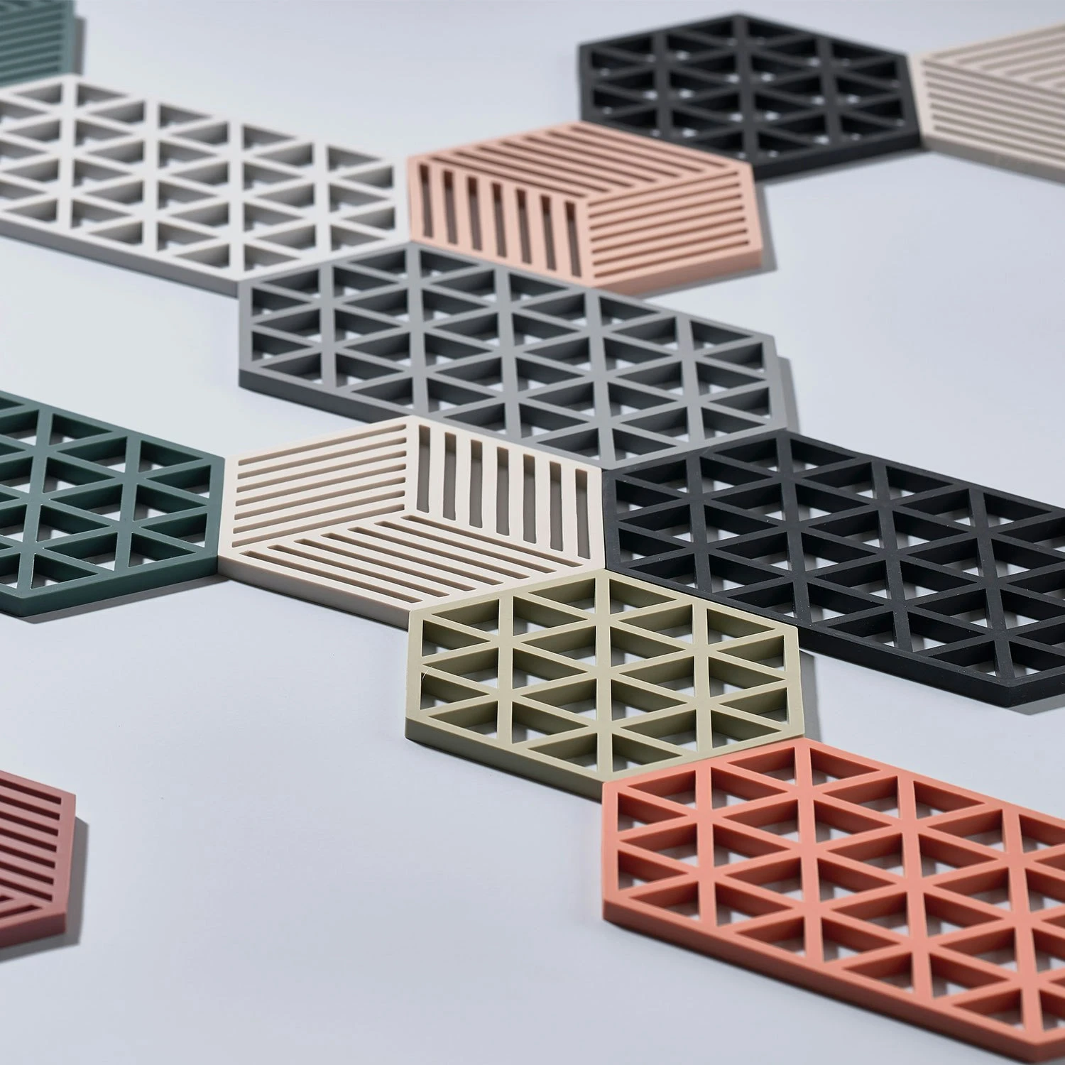 Zone Denmark Triangles Untersetzer L, Warmgrau 4 Zone Denmark Triangles Untersetzer L, Warmgrau – Bild 2